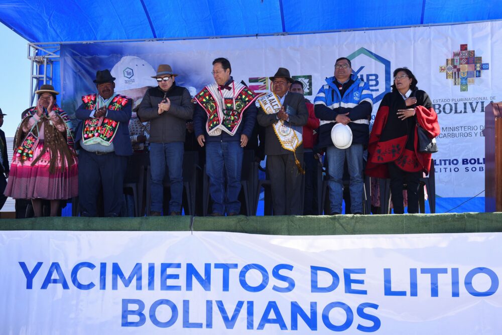 Arce en el Salar de Coipasa, en Oruro (Reuters)