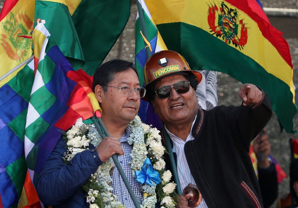El presidente de Bolivia, Luis Arce (i) junto al expresidente Evo Morales (d), en una fotografía de archivo. EFE/Martin Alipaz