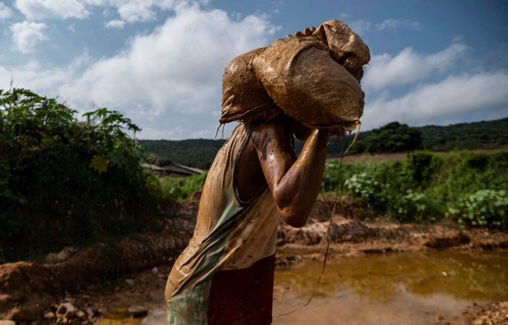 Trabajan en las peores condiciones que puedan existir (Magda Gibelli / AFP)