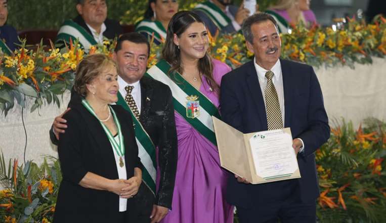 Distinciones en la sesión de honor del Concejo Municipal cruceño