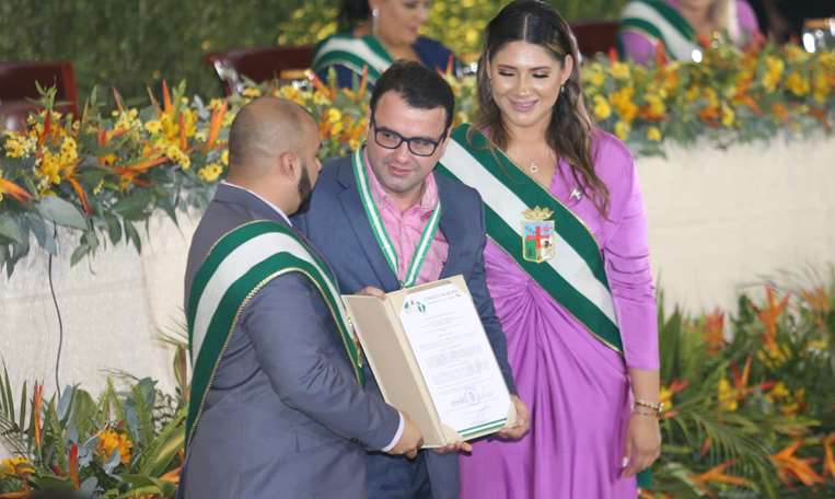 Distinciones en la sesión de honor del Concejo Municipal cruceño