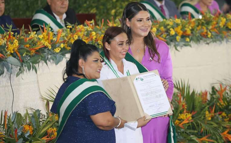 Distinciones en la sesión de honor del Concejo Municipal cruceño