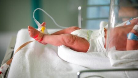 Baby infected with deadliest meningitis intubated since August, country has no vaccine – eju.tv