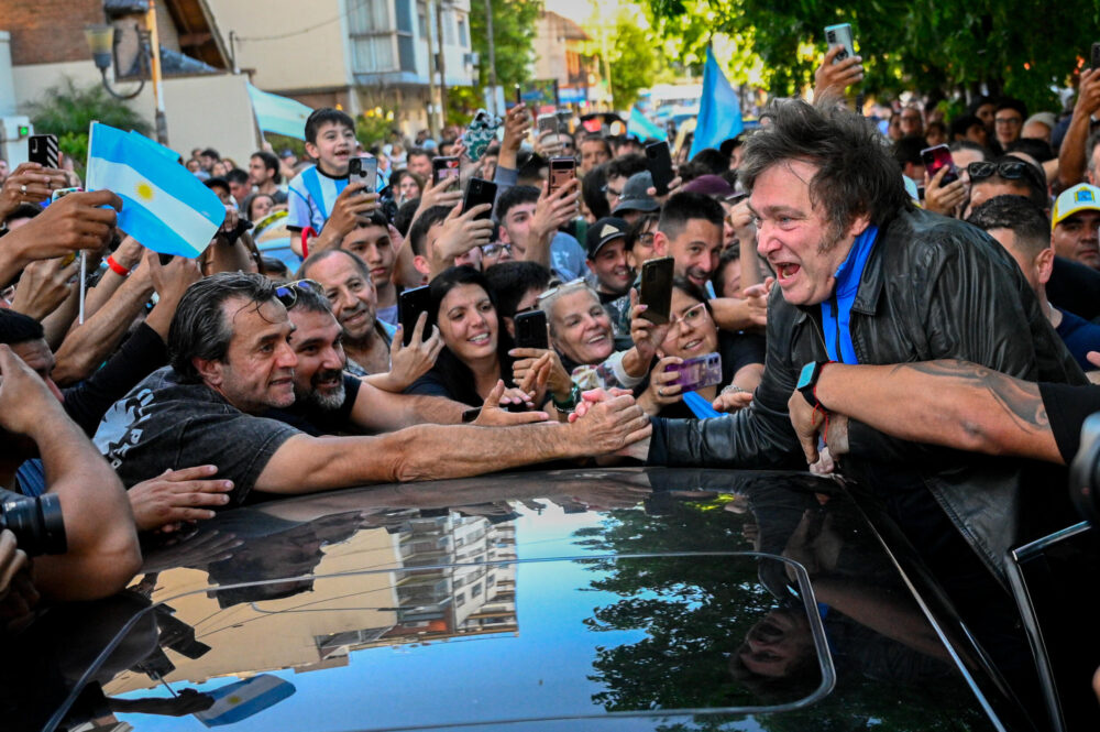 El candidato presidencial por La Libertad Avanza, Javier Milei, durante un mitin de campaña, el 6 de noviembre de 2023, en La Matanza, provincia de Buenos Aires, Argentina