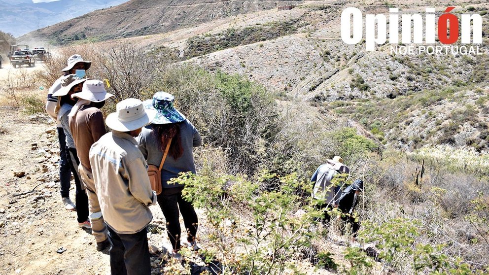 Durante la búsqueda de otro desaparecido, la familia de Sergio M. también recorrió el cerro que conecta Arbieto con Sacaba, en mayo. / NOÉ PORTUGAL