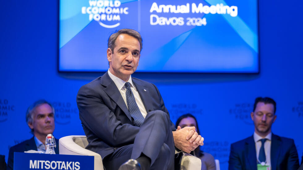El primer ministro de Grecia, Kyriakos Mitsotakis, en una sesión del Foro Económico Mundial, en Davos (Suiza), el 18 de enero de 2024