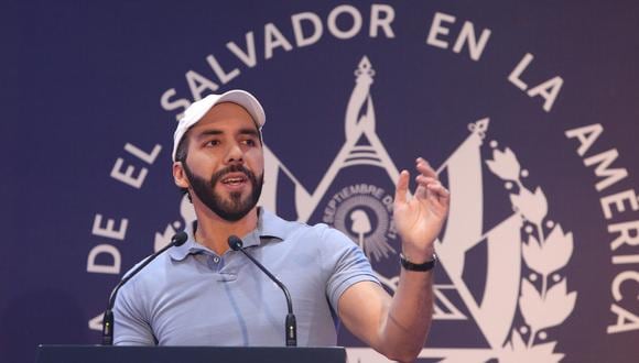 El presidente de El Salvador, Nayib Bukele, habla durante una conferencia de prensa el 4 de febrero del 2024. (EFE/Javier Aparicio).