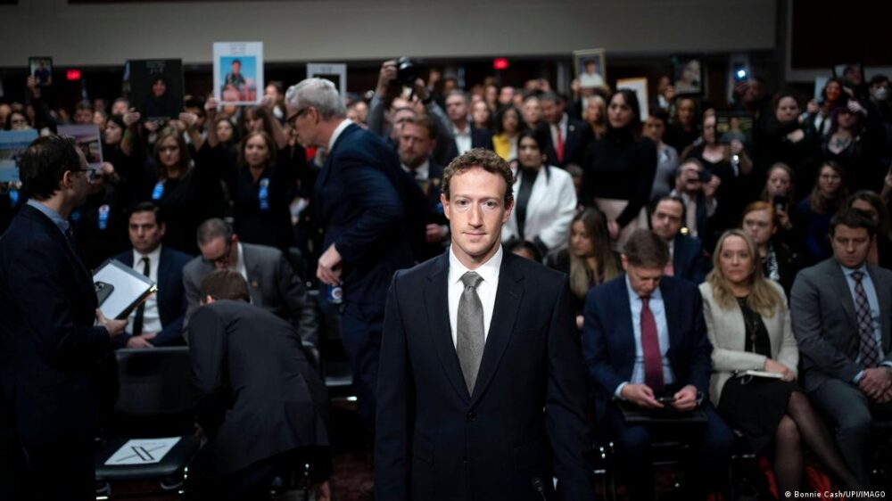 Zuckerberg durante su participación en el comité del Senado estadounidense.