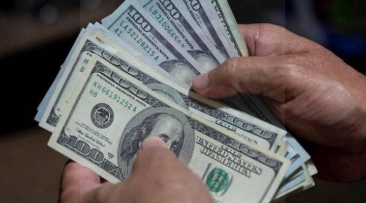 ASFI: Si tiene cuenta en dólares y la operación es menor a $us 1.000, la banca no cobrará comisión