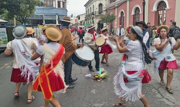 Jueves de comadres en Tarija