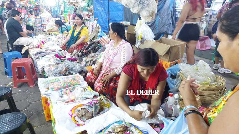 Los comerciantes en el tercer día de carnaval / Foto: Ricardo Montero