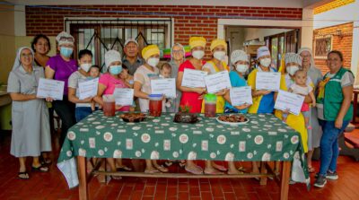 Gobernación cruceña entregó certificados en repostería a menores del Centro de Madres Adolescentes Madre María