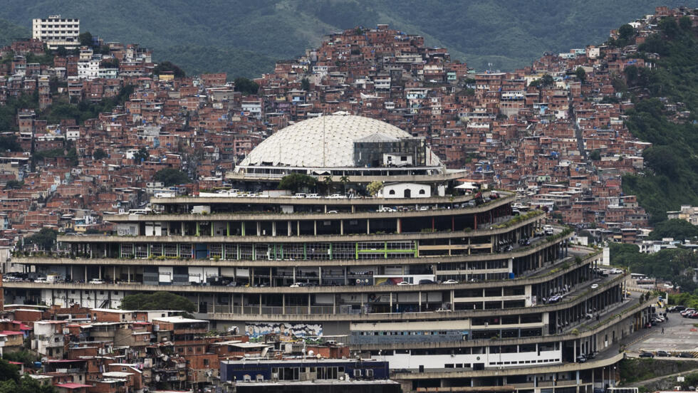 Vista de El Helicoide, uno de los principales centros de detención de presos por razones políticas de Venezuela, ubicado en Caracas (Archivo)
