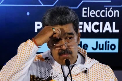 Maduro, entre la soledad y el delirio
