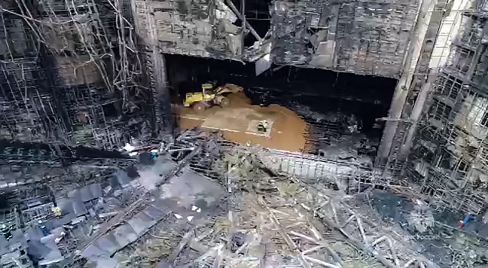 Imagen de un vídeo tomado y divulgado por el Ministerio de Emergencias ruso el 26 de marzo de 2024 muestra la sala de conciertos Crocus City Hall, devastada por el incendio posterior al atentado mortal