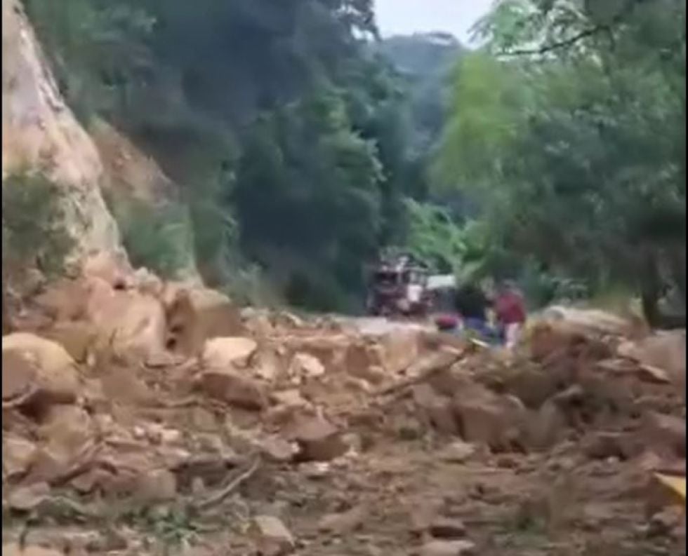 Derrumbe en ruta Tarija-Bermejo bloqueó el acceso temporalmente