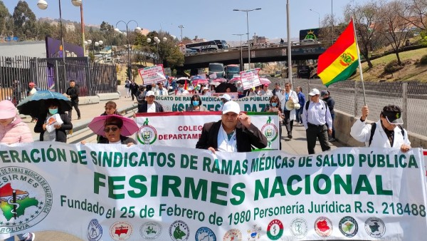 Médicos reiteran paro de 2 días contra la “jubilación forzosa” - ANF Agencia de Noticias Fides Bolivia