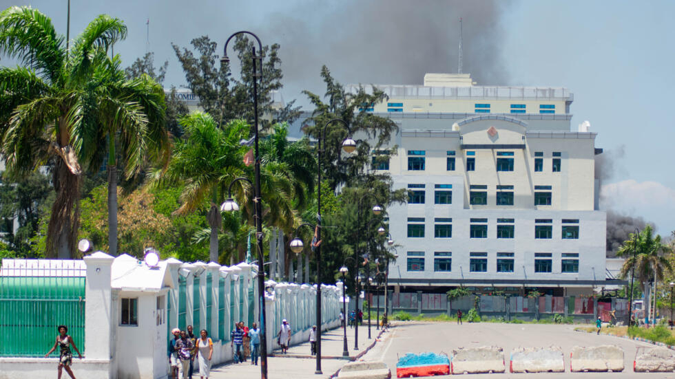 Sede del Ministerio de Finanzas de Haití el 2 de abril de 2024 en Puerto Príncipe