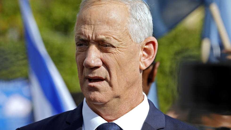 El ministro y diputado israelí Benny Gantz, del Partido de Unidad Nacional (centro derecha), dijo que ya informó de sus planes al primer ministro ultranacionalista Benjamin Netanyahu, su gran adversario político