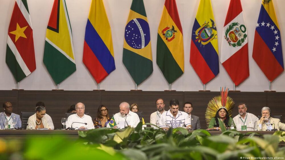 Participantes de la Cumbre de la Amazonía de 2023. En el centro, el presidente de Brasil, Luis Inácio Lula da Silva. 