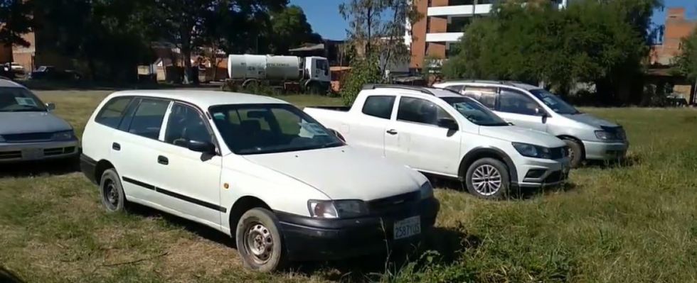 Dircabi anuncia subasta de 14 vehículos en Tarija