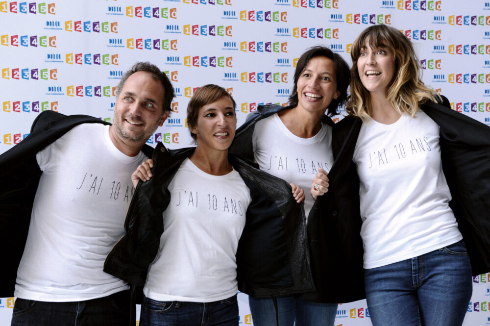 Los presentadores de televisión Thomas Chauvineau, Nadia Daam, Nathalie Le Breton y Daphne Burki, en la presentación de la nueva temporada de France Télévisions, en París, el 31 de agosto de 2011