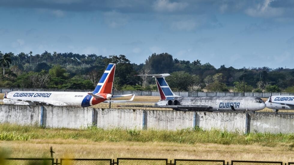 Aviones de Cubana de Aviación en el Aeropuerto Internacional José Martí de La Habana, el 30 de abril de 2019.