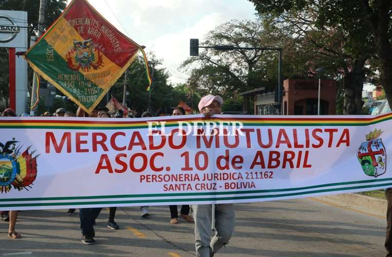 Marcha de gremiales del Mutualista / Foto: Juan Carlos Torrejón