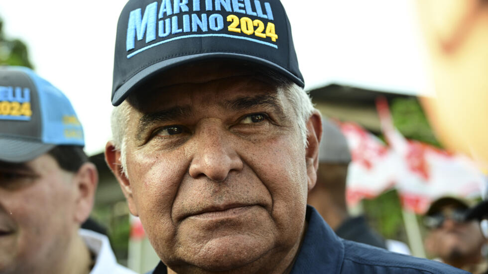 El candidato presidencial panameño por el partido Realizando Metas, José Raúl Mulino, en un acto de campaña en Ciudad de Panamá el 16 de abril de 2024