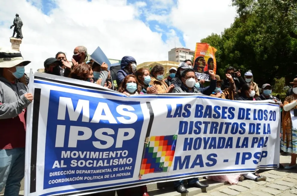 Un grupo de militantes del Movimiento Al Socialismo (MAS) en La Paz. Foto: ABI