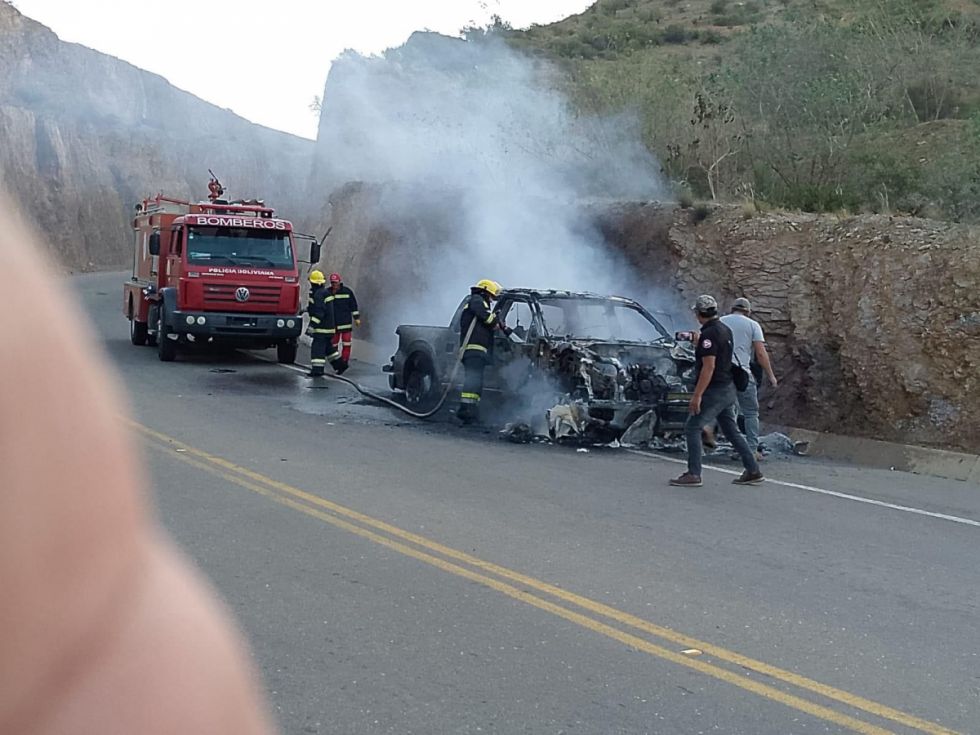 Vehículo se incendia en la ruta a Entre Ríos 