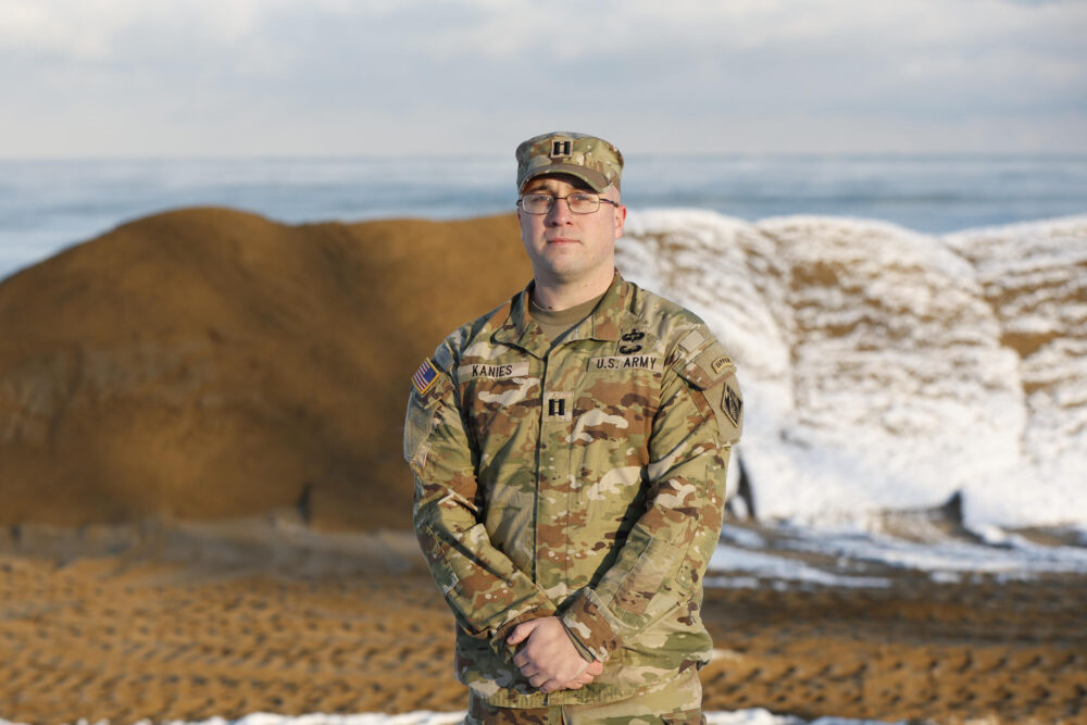 Thomas Kanies, director de proyectos del Cuerpo de Ingenieros del Ejército, en la Costa Nacional Dunas de Indiana, en Estados Unidos, el 1 de noviembre de 2023