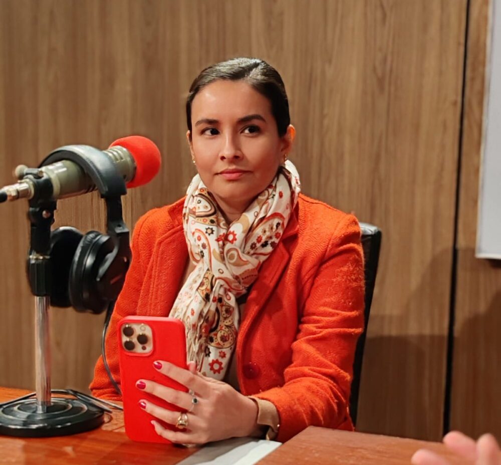 Paola Aguirre advierte que seguirá fungiendo como Jefa de Bancada de Creemos