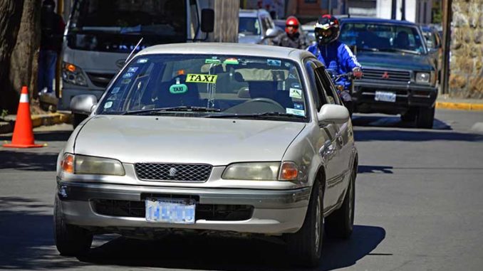 Capturan a taxista implicado en robo a jóvenes ebrios en La Paz - Periódico La Patria