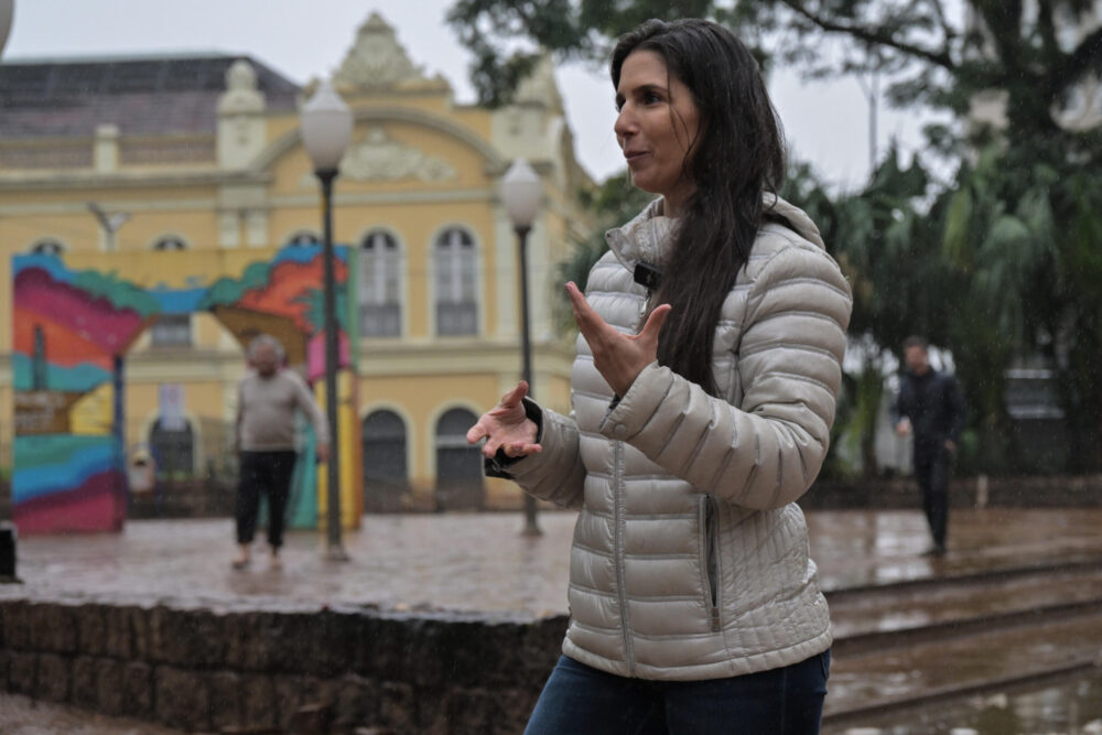 La bióloga Jaqueline Sordi habla durante una entrevista con la AFP en Porto Alegre, estado de Rio Grande do Sul, Brasil, el 19 de mayo de 2024
