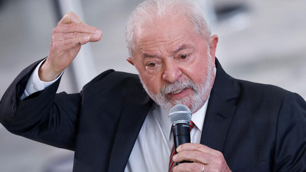 Lula' da Silva suspende indefinidamente su viaje a China por una neumonía