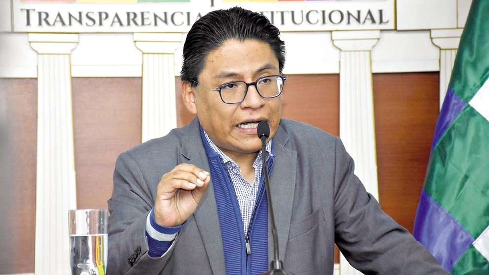 El ministro de Justicia, Iván Lima, en una conferencia de prensa./ APG