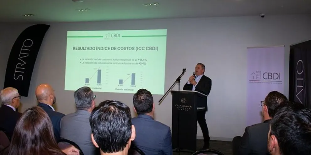 Carlos Hossen, director de la CBDI, presenta el nuevo “Índice de Costos de la Construcción– ICC CBDI”. Foto: CBDI.