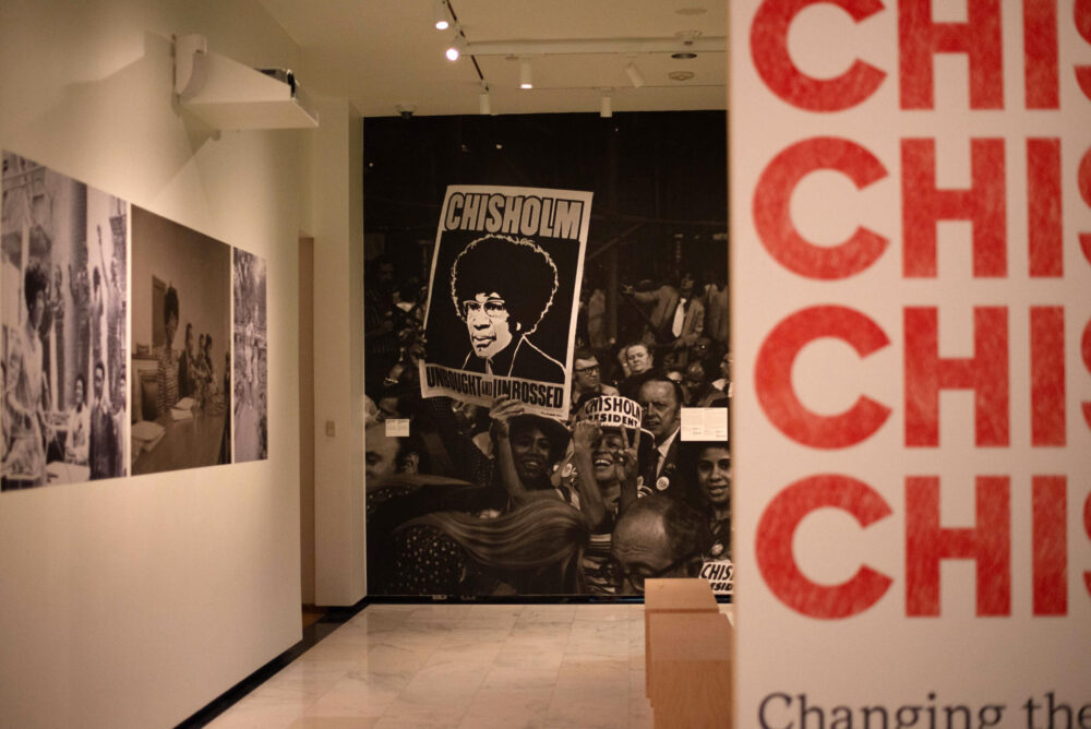 La exposición "Changing the Face of Democracy: Shirley Chisholm at 100 (Cambiando el rostro de la democracia: Shirley Chisholm cumple 100 años)", en el Museo de la Ciudad de Nueva York, el 11 de junio de 2024, es un homenaje a la primera mujer negra en ser candidata a la presidencia de Estados Unidos en 1972