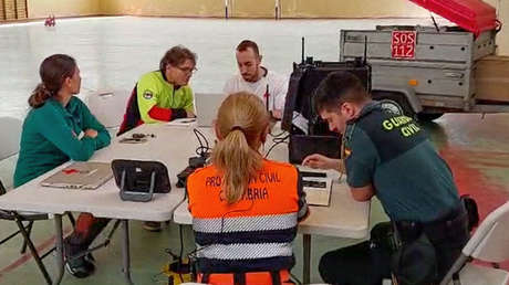 Buscan a dos jóvenes desaparecidos en una cueva de España