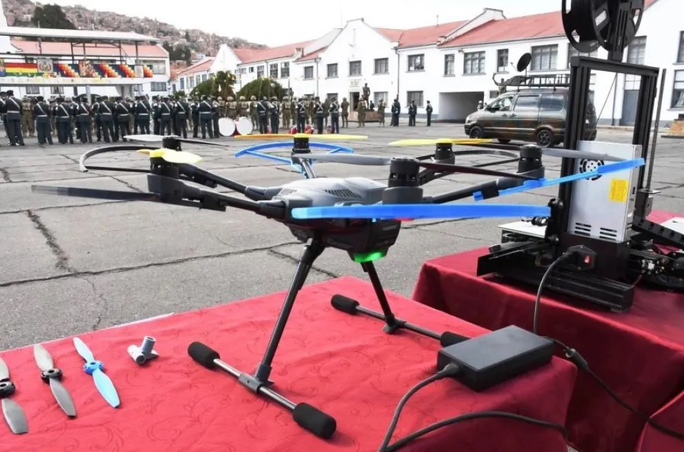 Los drones durante el acto en el Estado Mayor. Foto: Ejército de Bolivia