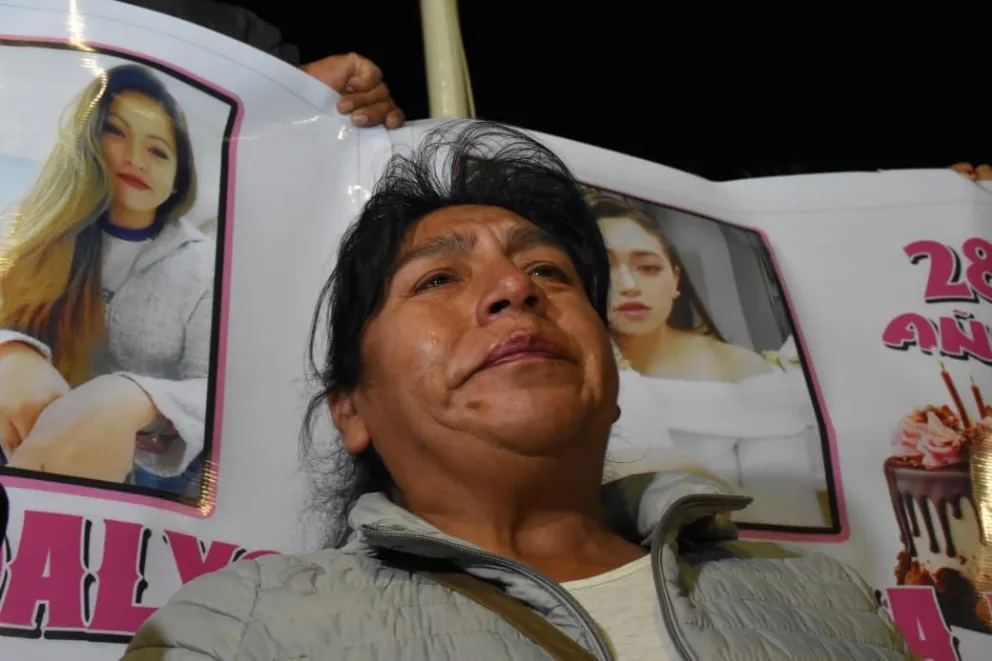 La madre de Odalys Vaquiata en un acto por el cumpleaños de la joven. Foto: APG