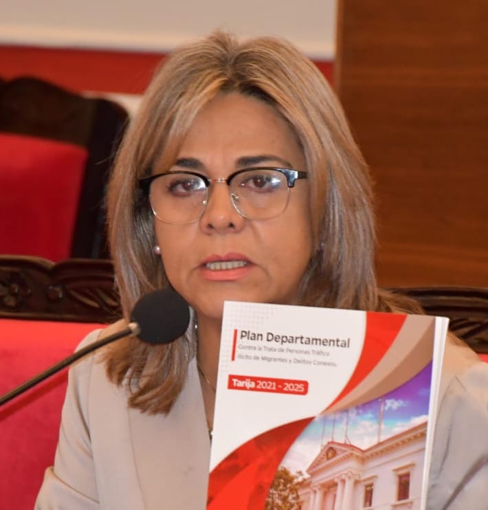 Secretaria de Desarrollo Humano, María Lourdes Vaca Vidaurre.