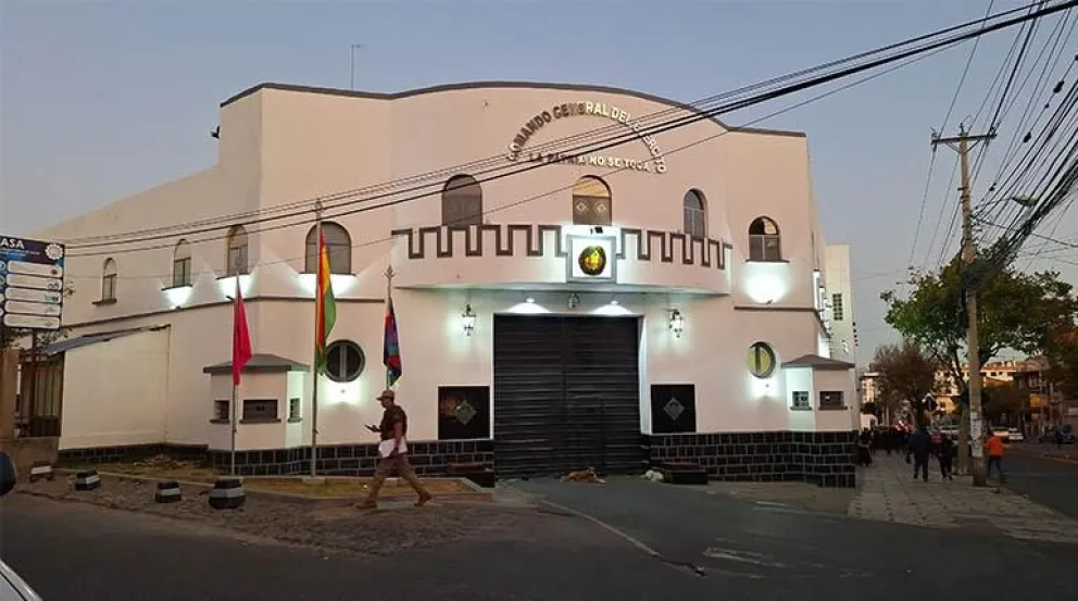 Frontis del Cuartel de Miraflores, en la ciudad de La Paz. Foto: Erbol