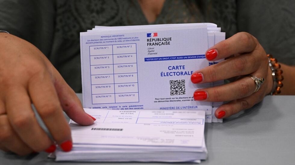 Casi 50 millones de personas están llamadas a las urnas, las cuales abrieron este domingo en Francia a las 08H00 (06H00 GMT). 