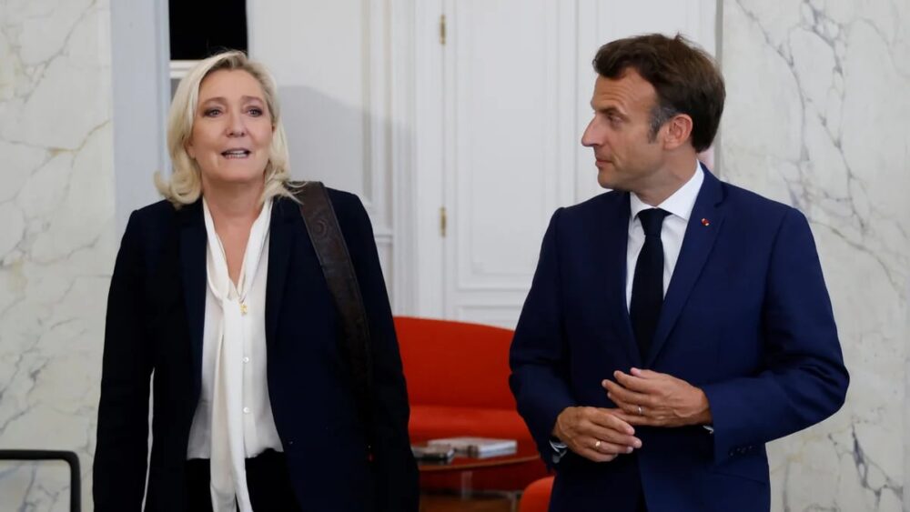 Los partidos franceses buscan crear un frente contra la extrema derecha tras la victoria de Marine Le Pen en las elecciones legislativas