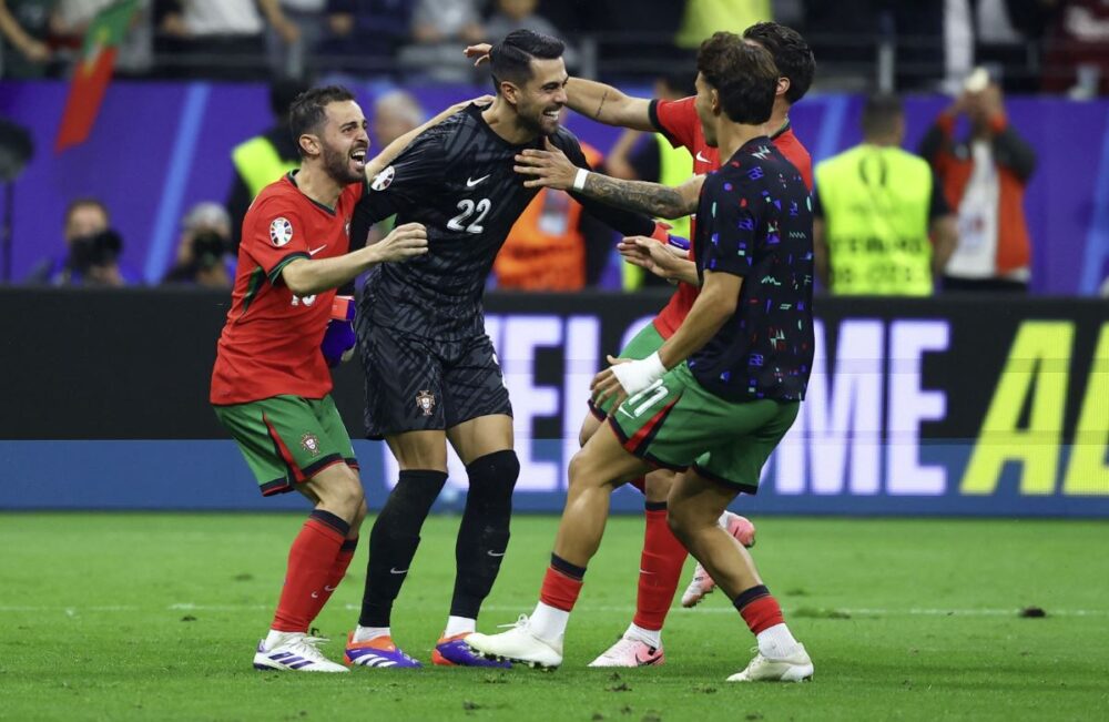En una noche heroica de Diogo Costa, Portugal eliminó por penales a Eslovenia y avanzó a los cuartos de final - HCH.TV