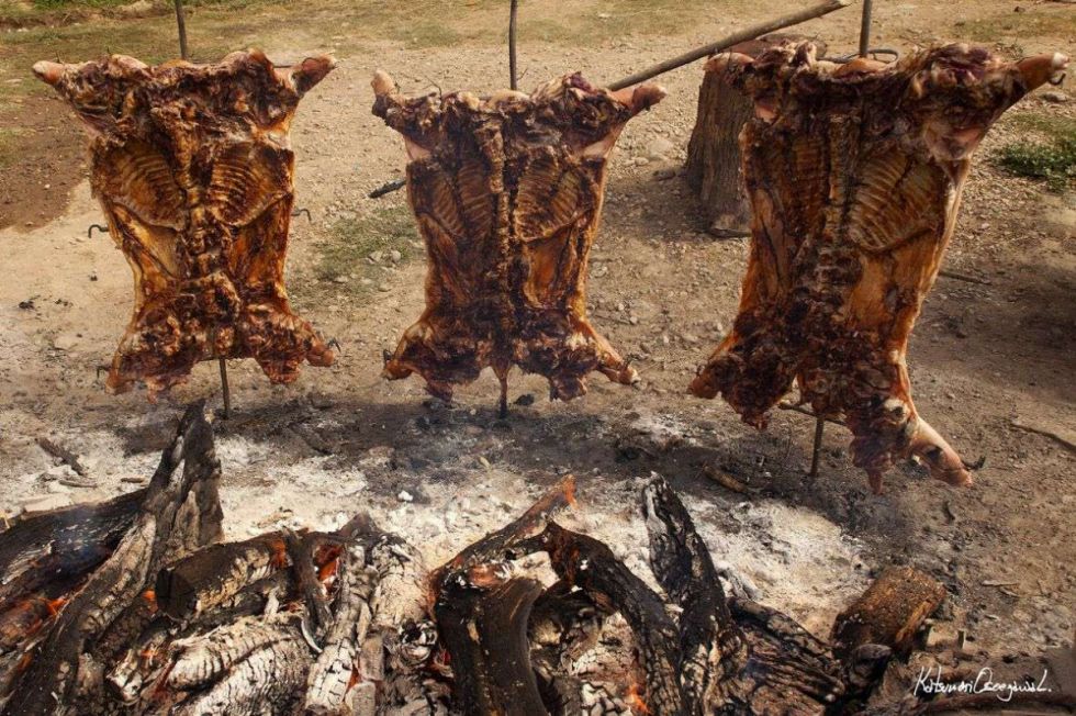 Tarija: Preparan el plato de chancho a la cruz más grande del mundo y lo regalarán a los asistentes