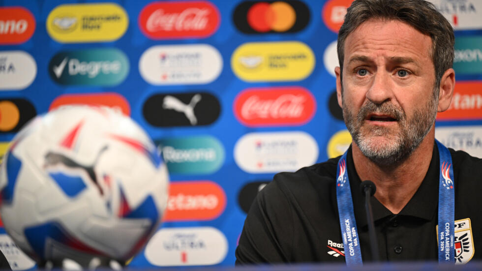 El entrenador de Panamá, Thomas Christiansen, brinda una rueda de prensa en el State Farm Stadium el 5 de julio de 2024, previo al partido de cuartos de final de la Copa América de Estados Unidos que sostendrán con Colombia.