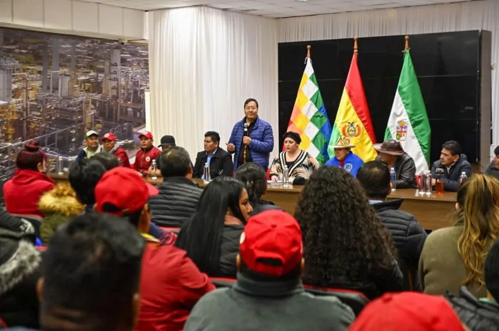 El presidente Luis Arce, hoy en la reunión se sostuvo con sectores afines del MAS, para preparar la llegada del presidente de Brasil. Foto; X Luis Arce.